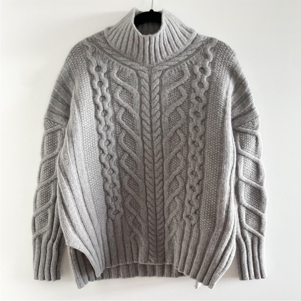 Everlane Wool/Cashmere Cable Knit Sweater